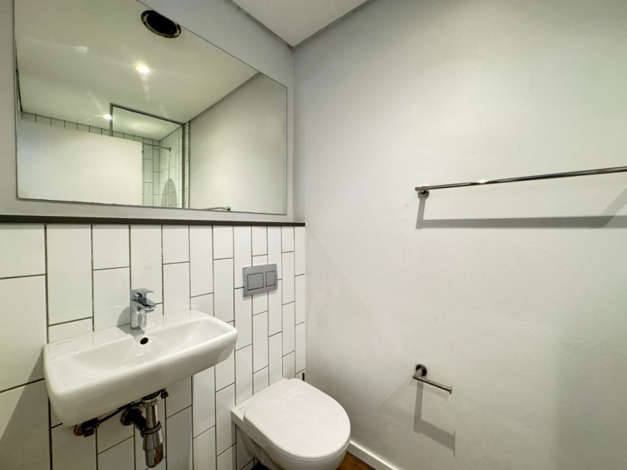 1 Bedroom Property for Sale in Woodstock Western Cape